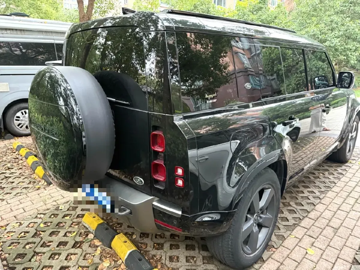 2023 Land Rover Defender 3.0T 400HP L6 8AT,autocango,china used car exporter,china ev exporter,chinese used car exporter,chinese used ev exporter