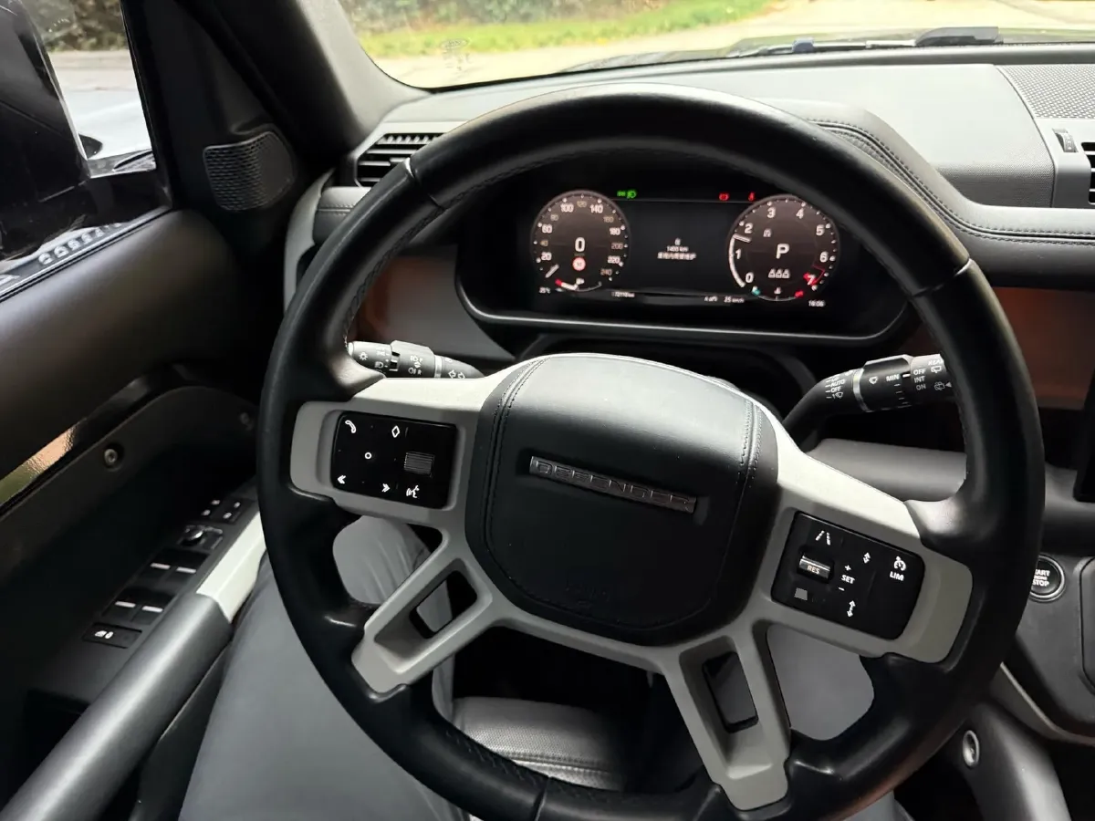 2023 Land Rover Defender 3.0T 400HP L6 8AT,autocango,china used car exporter,china ev exporter,chinese used car exporter,chinese used ev exporter