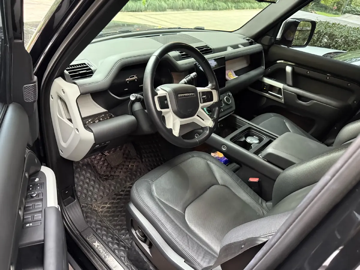 2023 Land Rover Defender 3.0T 400HP L6 8AT,autocango,china used car exporter,china ev exporter,chinese used car exporter,chinese used ev exporter