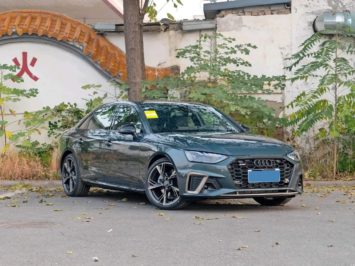 2024 Audi A4L 2.0T 190HP L4 7DCT,autocango,china used car exporter,china ev exporter,chinese used car exporter,chinese used ev exporter
