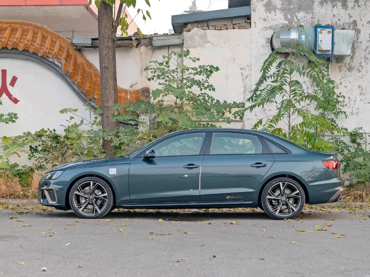 2024 Audi A4L 2.0T 190HP L4 7DCT,autocango,china used car exporter,china ev exporter,chinese used car exporter,chinese used ev exporter