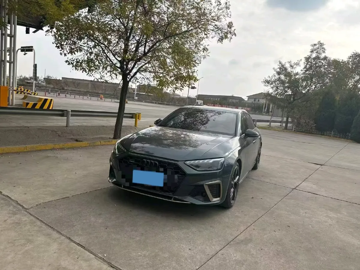 2024 Audi A4L 2.0T 190HP L4 7DCT,autocango,china used car exporter,china ev exporter,chinese used car exporter,chinese used ev exporter