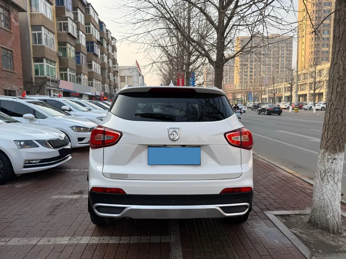 2017 HaiMa S5 Young Edition 1.6L 122HP L4 5MT,autocango,china used car exporter,china ev exporter,chinese used car exporter,chinese used ev exporter