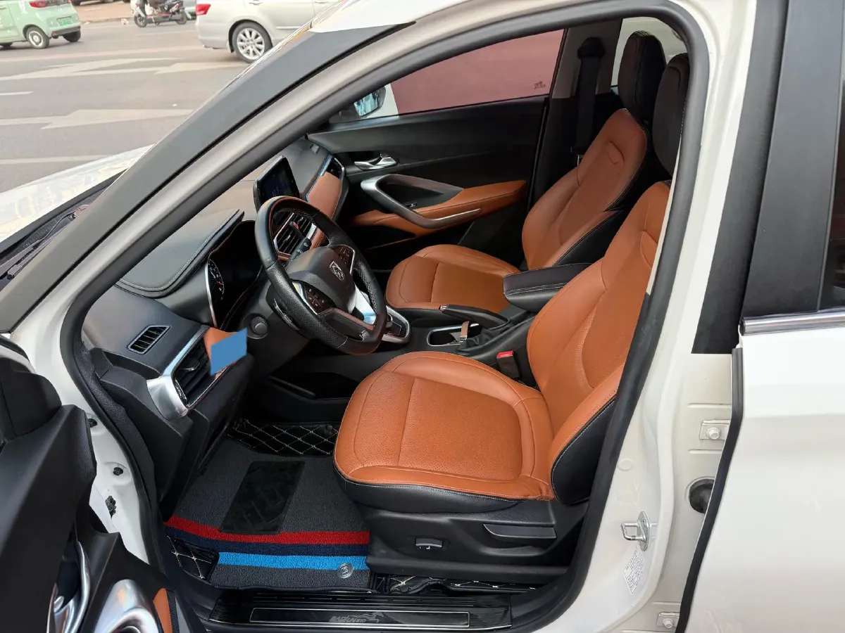 2017 HaiMa S5 Young Edition 1.6L 122HP L4 5MT,autocango,china used car exporter,china ev exporter,chinese used car exporter,chinese used ev exporter