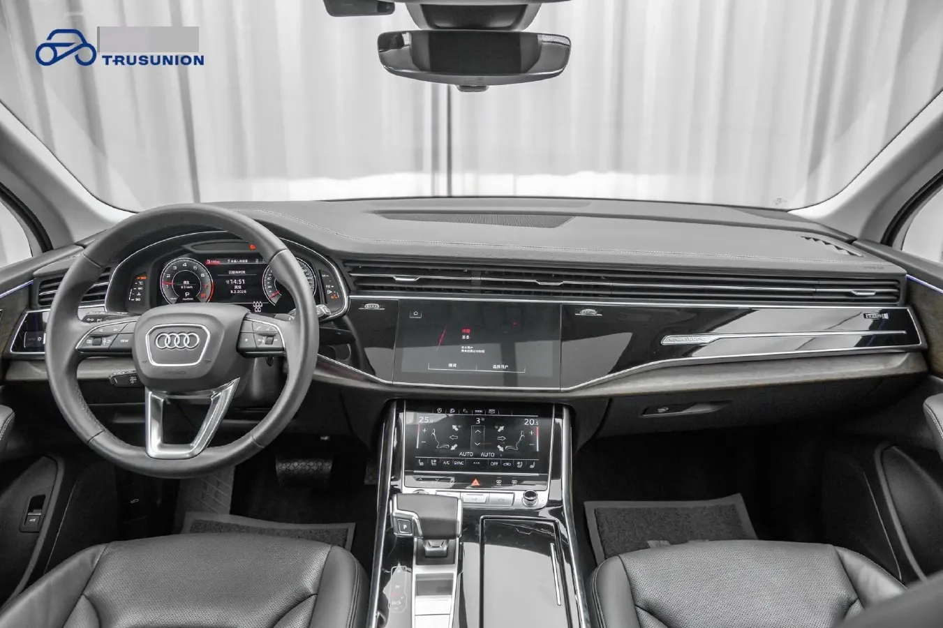 2023 Audi Q7 2.0T 265HP L4 8AT,autocango,china used car exporter,china ev exporter,chinese used car exporter,chinese used ev exporter