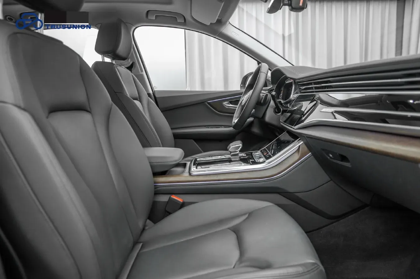 2023 Audi Q7 2.0T 265HP L4 8AT,autocango,china used car exporter,china ev exporter,chinese used car exporter,chinese used ev exporter