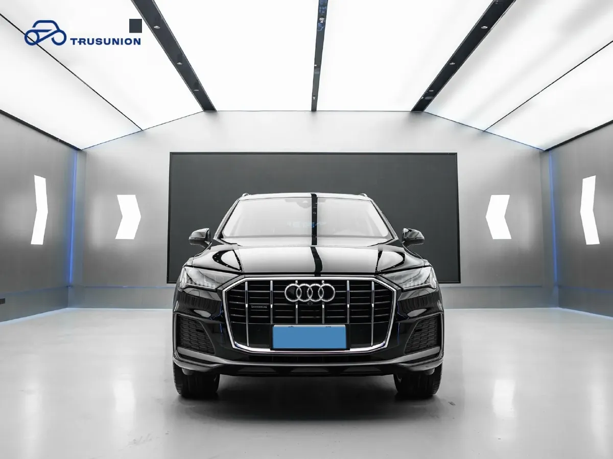 2023 Audi Q7 2.0T 265HP L4 8AT,autocango,china used car exporter,china ev exporter,chinese used car exporter,chinese used ev exporter