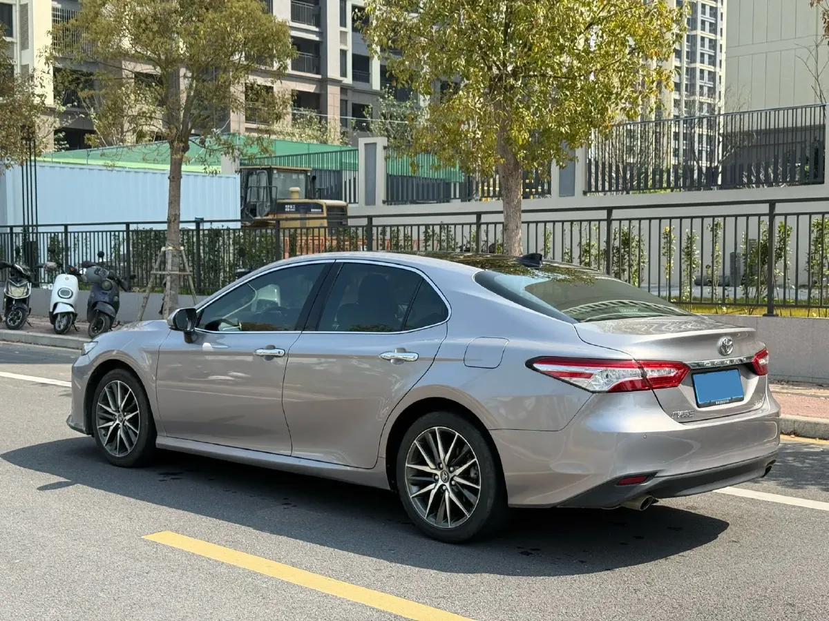 2021 Toyota Camry 2.5L 209HP L4 8AT,autocango,china used car exporter,china ev exporter,chinese used car exporter,chinese used ev exporter