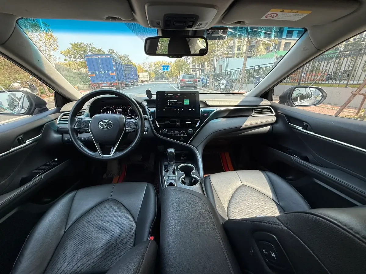 2021 Toyota Camry 2.5L 209HP L4 8AT,autocango,china used car exporter,china ev exporter,chinese used car exporter,chinese used ev exporter