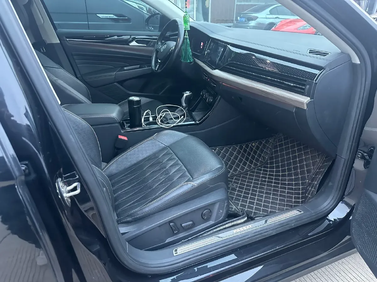 2019 Volvo V40 1.5T 152HP L4 6AT,autocango,china used car exporter,china ev exporter,chinese used car exporter,chinese used ev exporter