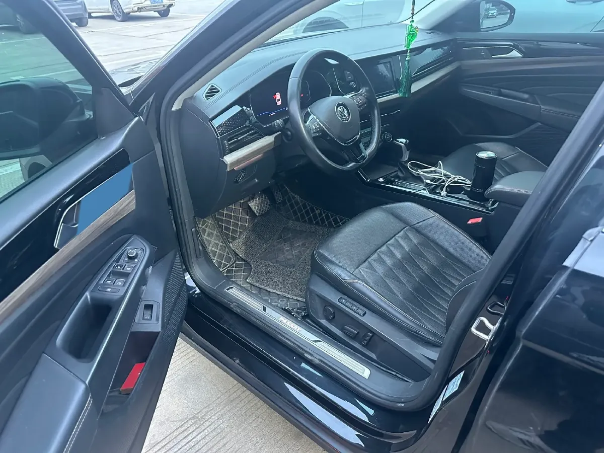 2019 Volvo V40 1.5T 152HP L4 6AT,autocango,china used car exporter,china ev exporter,chinese used car exporter,chinese used ev exporter