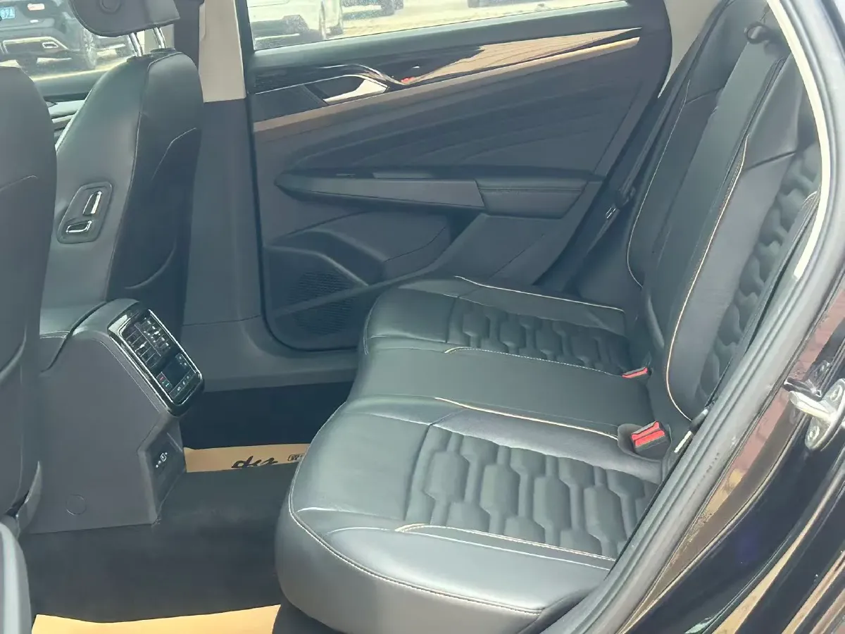 2020 Volkswagen Passat 2.0T 186HP L4 7DCT,autocango,china used car exporter,china ev exporter,chinese used car exporter,chinese used ev exporter