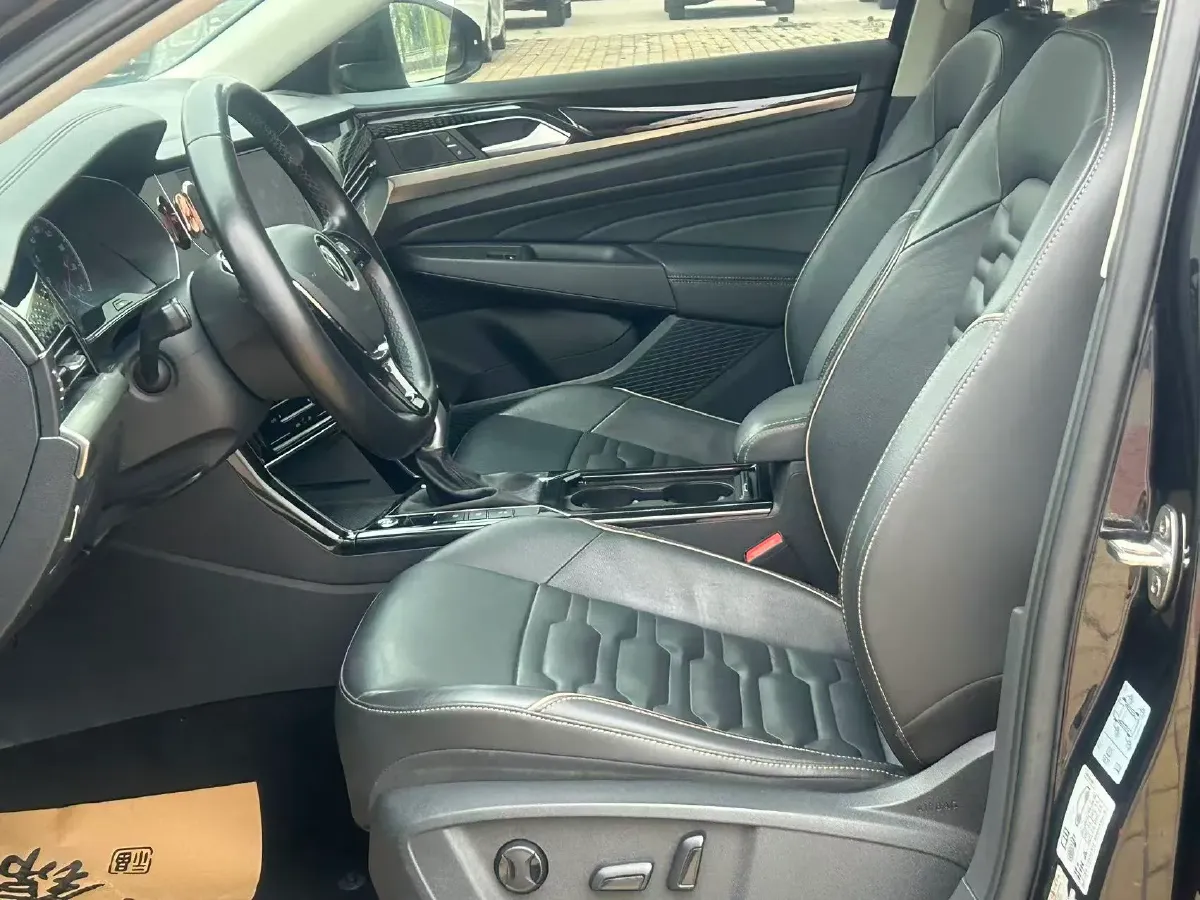 2020 Volkswagen Passat 2.0T 186HP L4 7DCT,autocango,china used car exporter,china ev exporter,chinese used car exporter,chinese used ev exporter