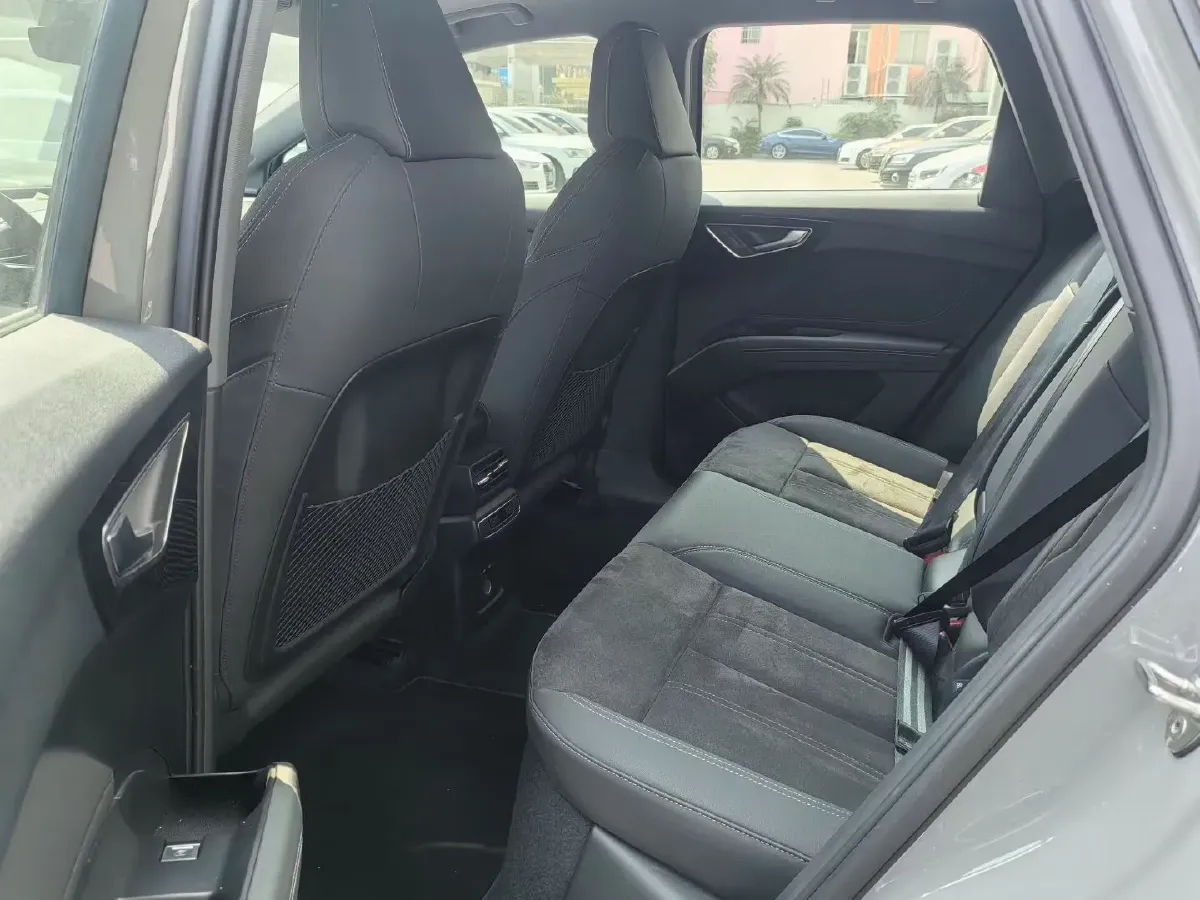 2024 Audi Q4 e-tron BEV 84.8KWH,autocango,china used car exporter,china ev exporter,chinese used car exporter,chinese used ev exporter