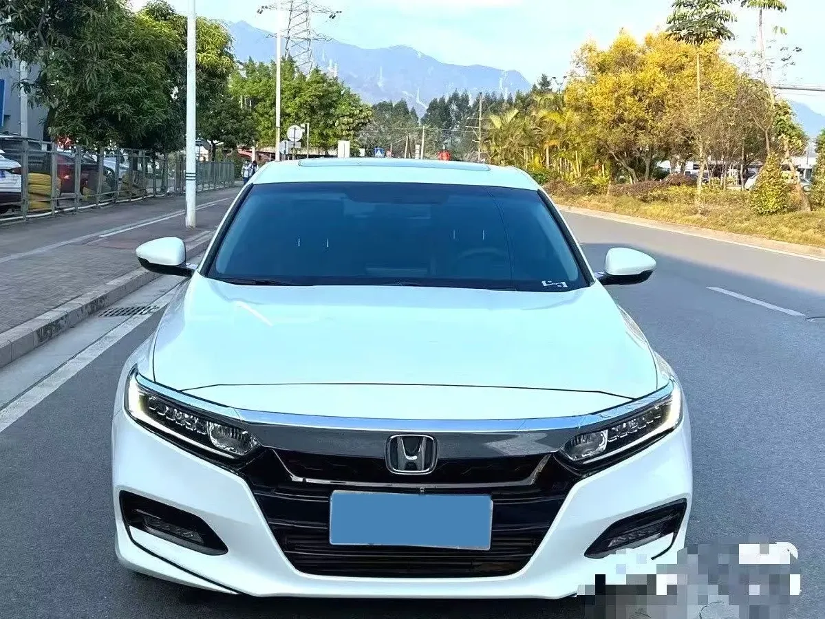 2022 Honda Accord 1.5T 194HP L4 CVT,autocango,china used car exporter,china ev exporter,chinese used car exporter,chinese used ev exporter