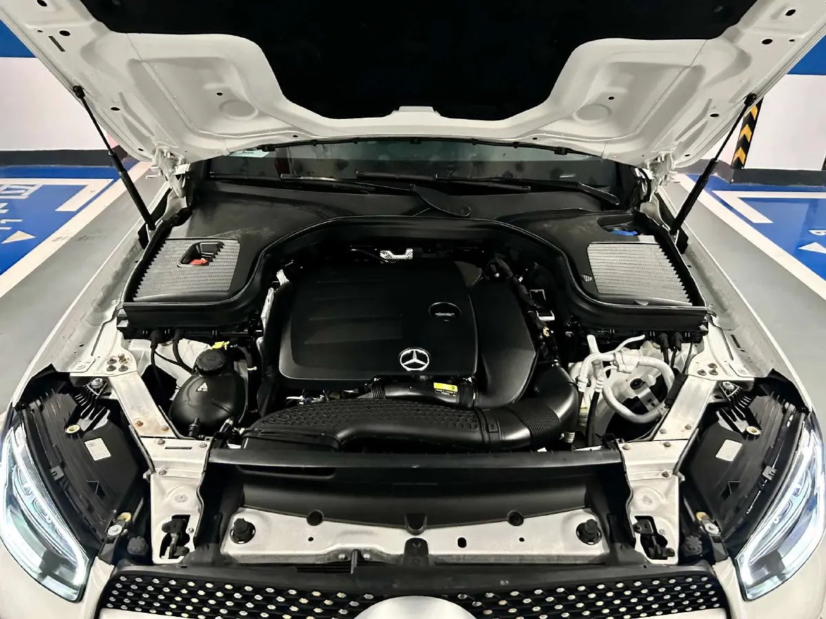 2021 Mercedes-Benz GLC Class 2.0T 258HP L4 9AT,autocango,china used car exporter,china ev exporter,chinese used car exporter,chinese used ev exporter