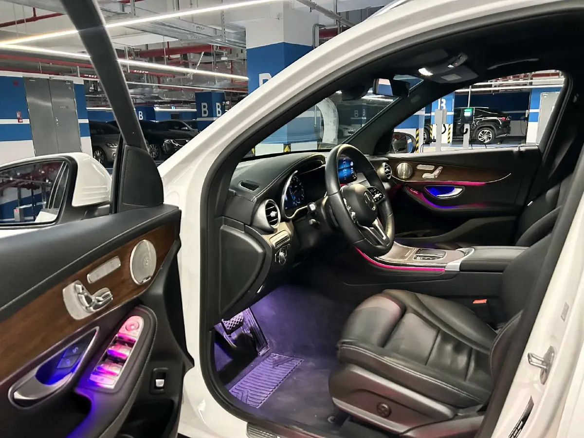 2021 Mercedes-Benz GLC Class 2.0T 258HP L4 9AT,autocango,china used car exporter,china ev exporter,chinese used car exporter,chinese used ev exporter