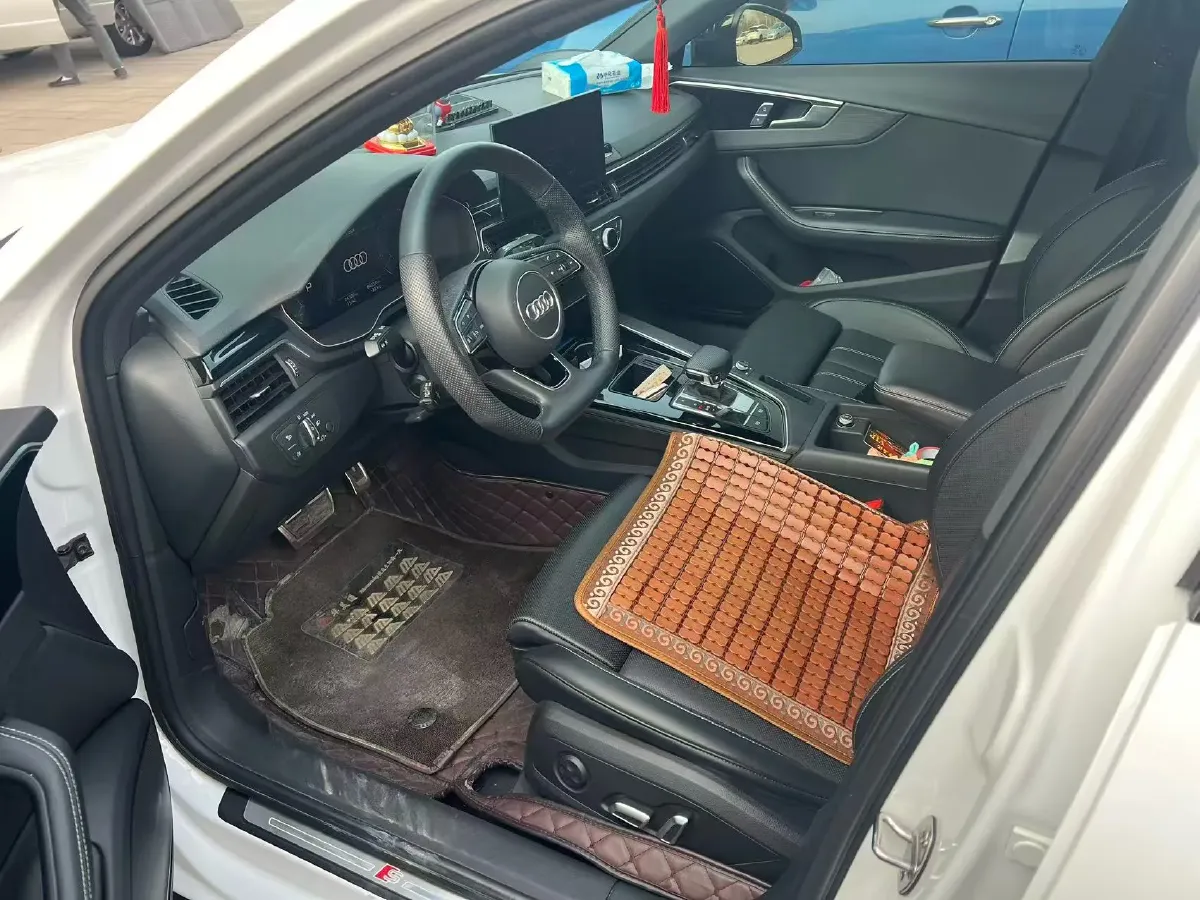 2024 Audi A4L 2.0T 190HP L4 7DCT,autocango,china used car exporter,china ev exporter,chinese used car exporter,chinese used ev exporter