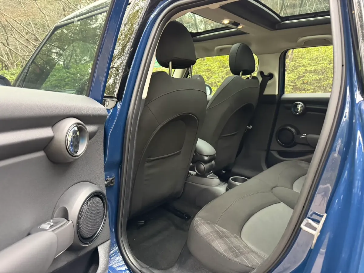 2016 MINI MINI 1.5T 136HP L3 6AT,autocango,china used car exporter,china ev exporter,chinese used car exporter,chinese used ev exporter