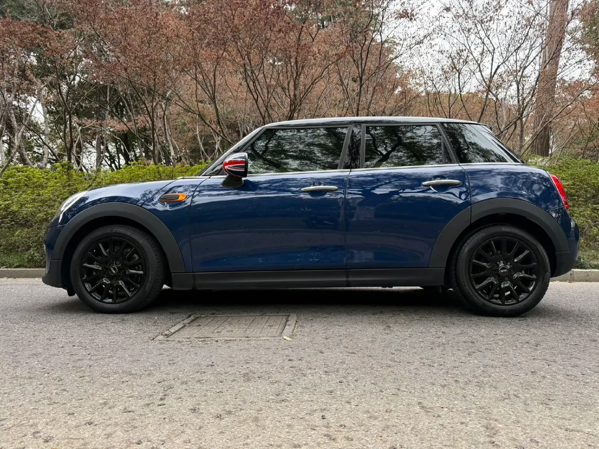 2016 MINI MINI 1.5T 136HP L3 6AT,autocango,china used car exporter,china ev exporter,chinese used car exporter,chinese used ev exporter
