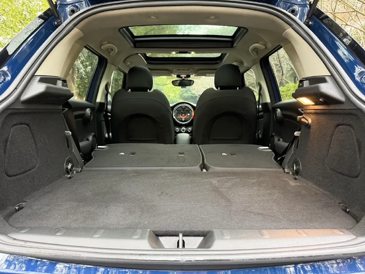 2016 MINI MINI 1.5T 136HP L3 6AT,autocango,china used car exporter,china ev exporter,chinese used car exporter,chinese used ev exporter