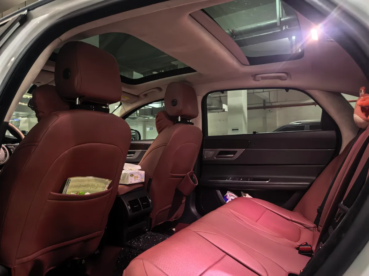 2018 Jaguar XFL 2.0T 200HP L4 8AT,autocango,china used car exporter,china ev exporter,chinese used car exporter,chinese used ev exporter