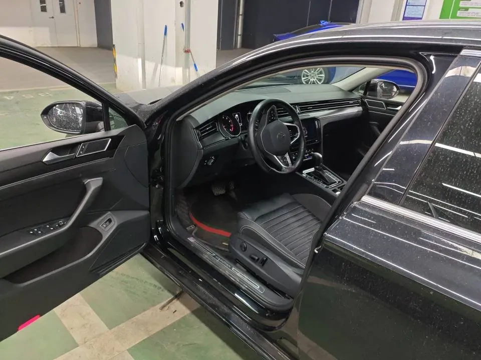 2020 Volkswagen Magotan 2.0T 186HP L4 7DCT,autocango,china used car exporter,china ev exporter,chinese used car exporter,chinese used ev exporter