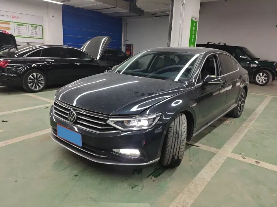 2020 Volkswagen Magotan 2.0T 186HP L4 7DCT,autocango,china used car exporter,china ev exporter,chinese used car exporter,chinese used ev exporter