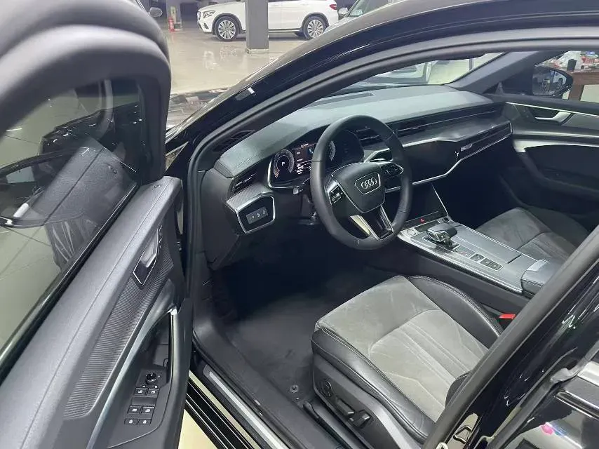 2019 Audi A6L 2.0T 190HP L4 7DCT,autocango,china used car exporter,china ev exporter,chinese used car exporter,chinese used ev exporter