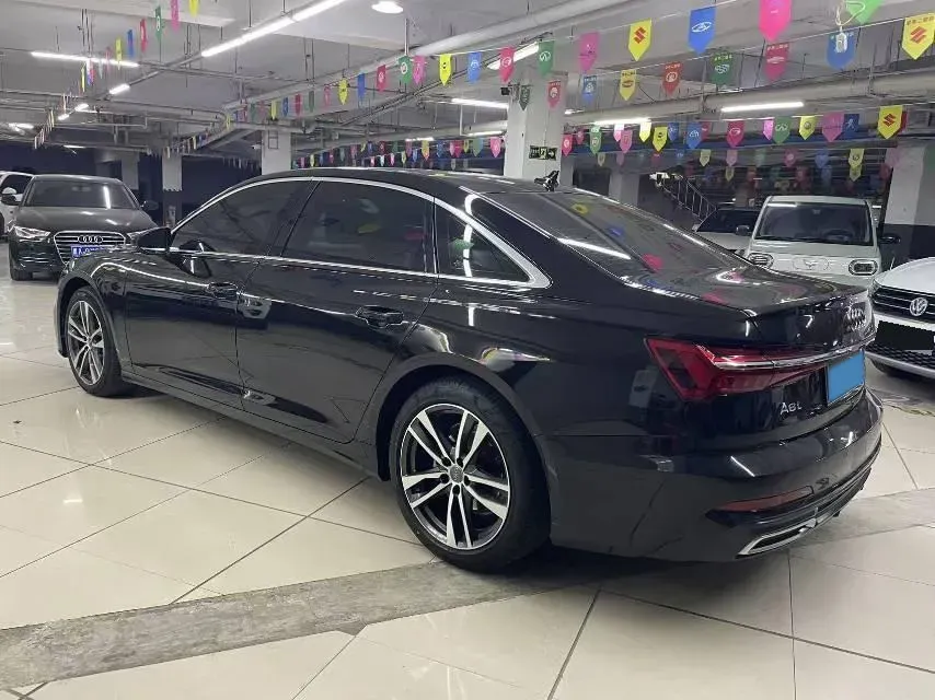 2019 Audi A6L 2.0T 190HP L4 7DCT,autocango,china used car exporter,china ev exporter,chinese used car exporter,chinese used ev exporter