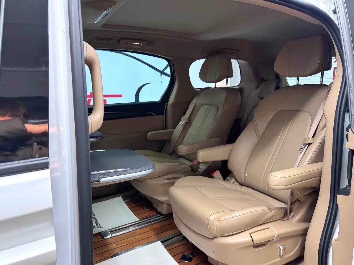 2021 Buick GL8 2.0T 237HP L4 9AT,autocango,china used car exporter,china ev exporter,chinese used car exporter,chinese used ev exporter