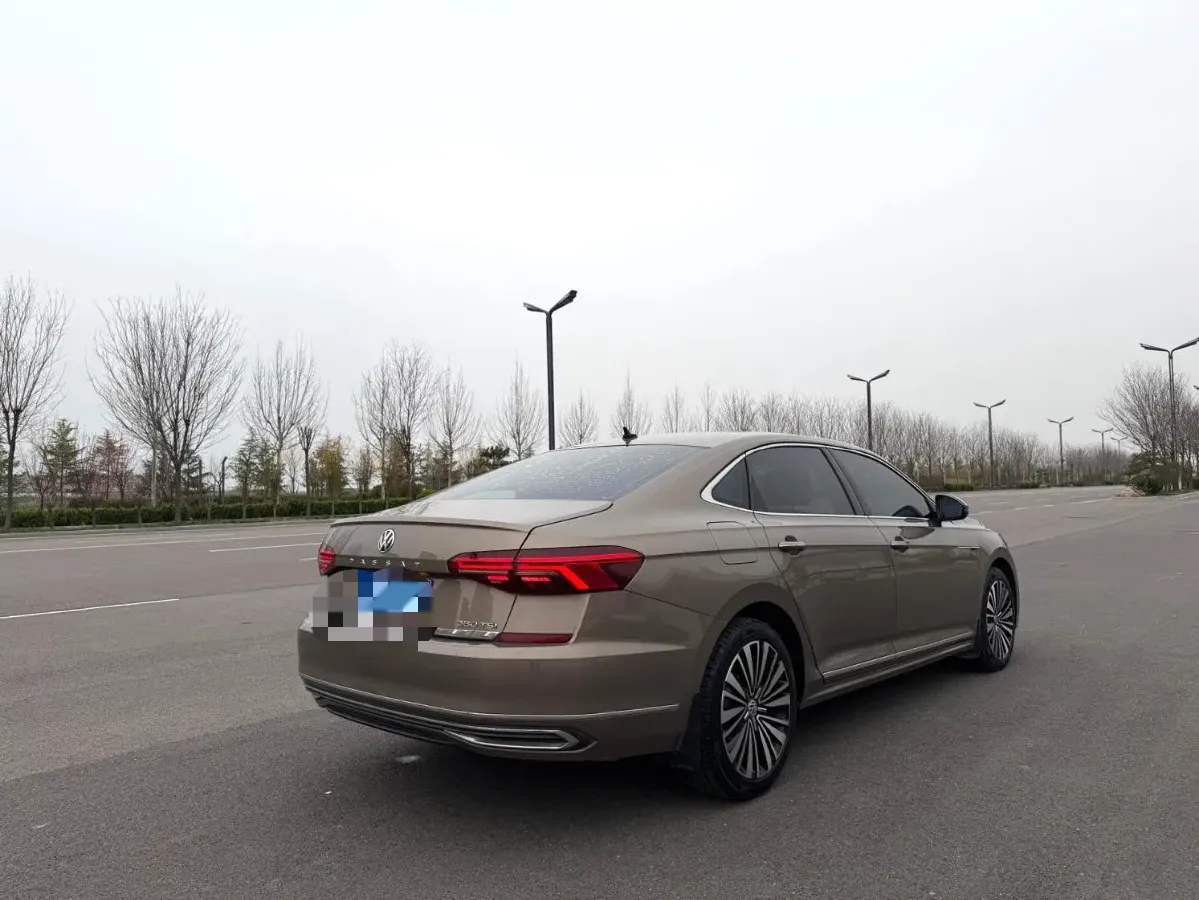 2019 Volkswagen Passat 2.0T 220HP L4 7DCT,autocango,china used car exporter,china ev exporter,chinese used car exporter,chinese used ev exporter