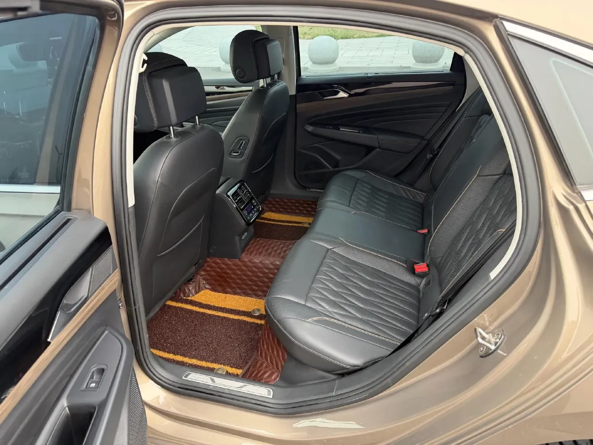 2019 Volkswagen Passat 2.0T 220HP L4 7DCT,autocango,china used car exporter,china ev exporter,chinese used car exporter,chinese used ev exporter