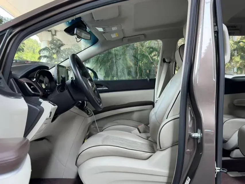 2023 Buick GL8 2.0T 237HP L4 9AT,autocango,china used car exporter,china ev exporter,chinese used car exporter,chinese used ev exporter