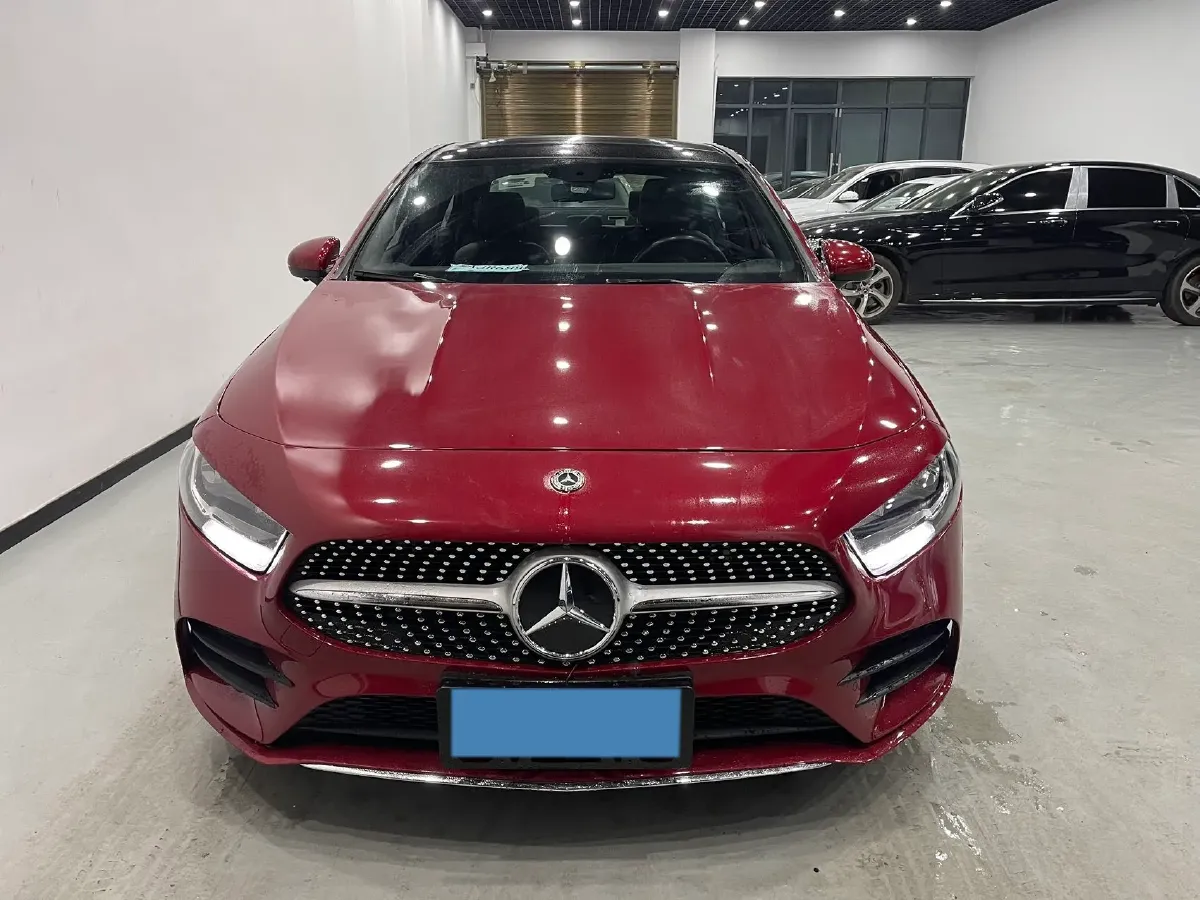2020 Mercedes-Benz A Class 1.3T 136HP L4 7DCT,autocango,china used car exporter,china ev exporter,chinese used car exporter,chinese used ev exporter