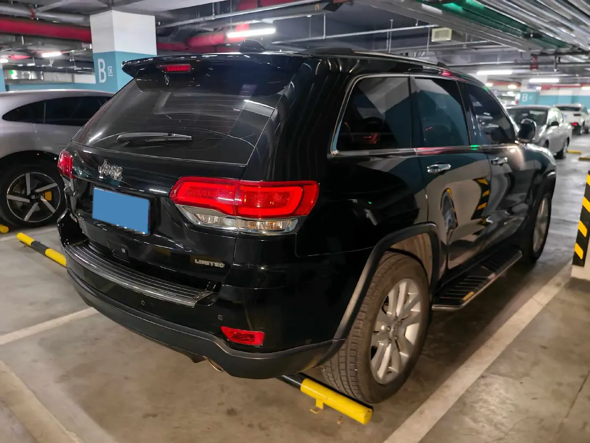 2017 Jeep Grand Cherokee 3.0L 234HP V6 8AT,autocango,china used car exporter,china ev exporter,chinese used car exporter,chinese used ev exporter