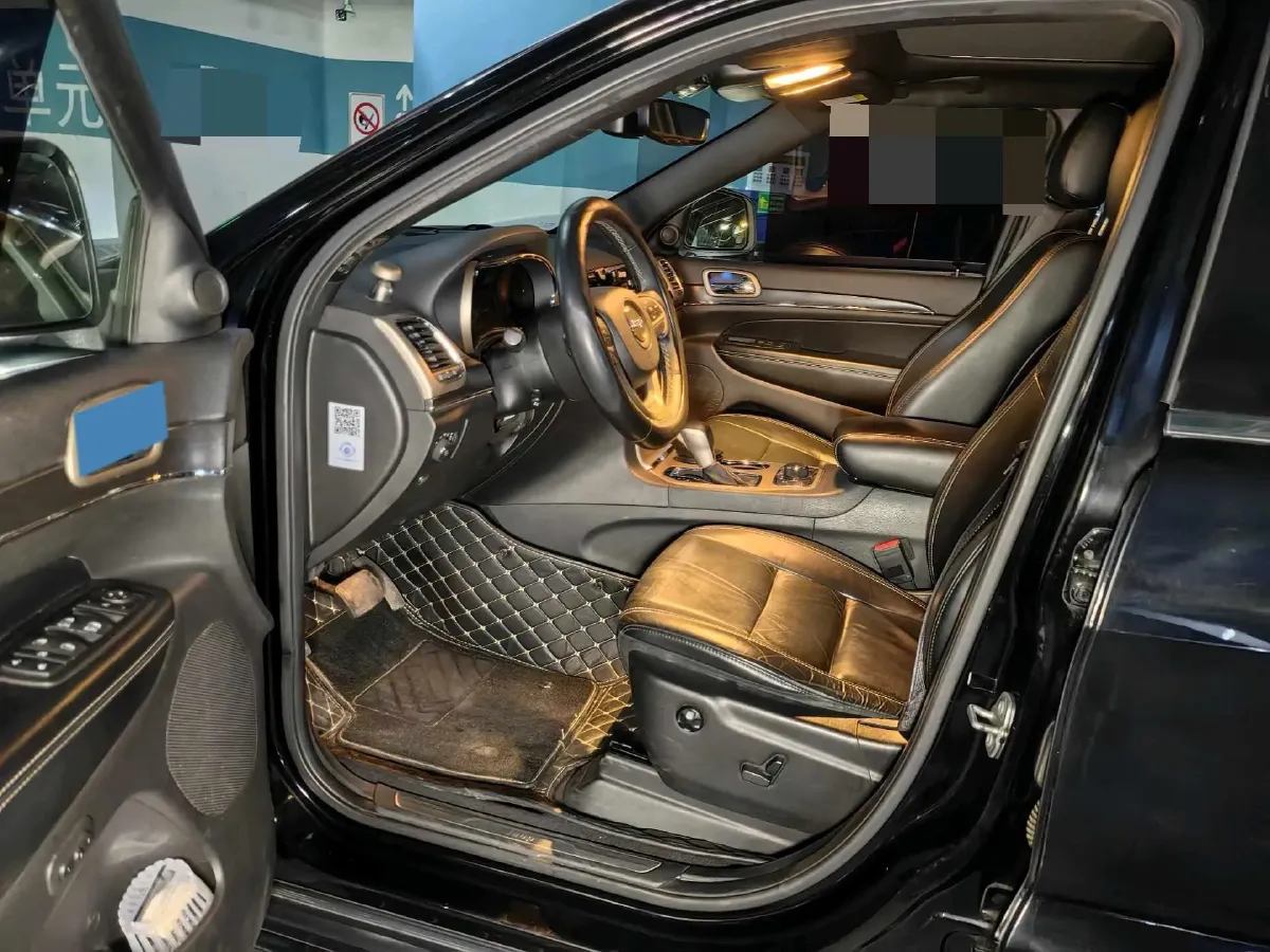 2017 Jeep Grand Cherokee 3.0L 234HP V6 8AT,autocango,china used car exporter,china ev exporter,chinese used car exporter,chinese used ev exporter