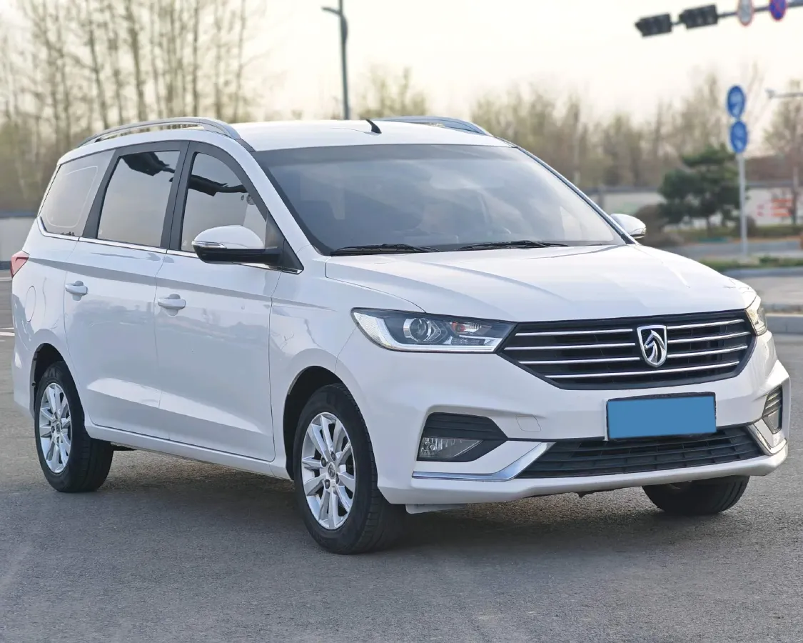 2018 BaoJun 360 1.5L 112HP L4 6MT,autocango,china used car exporter,china ev exporter,chinese used car exporter,chinese used ev exporter