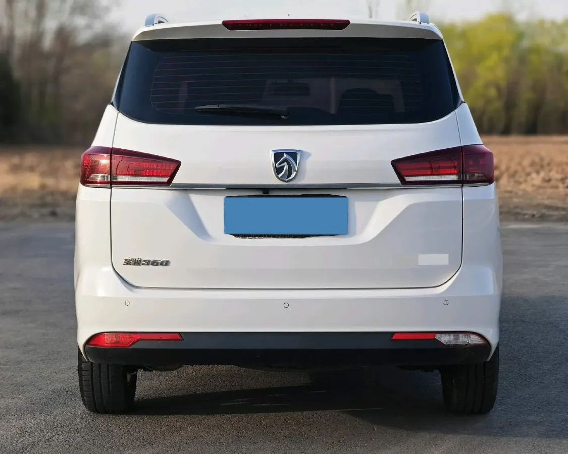 2018 BaoJun 360 1.5L 112HP L4 6MT,autocango,china used car exporter,china ev exporter,chinese used car exporter,chinese used ev exporter