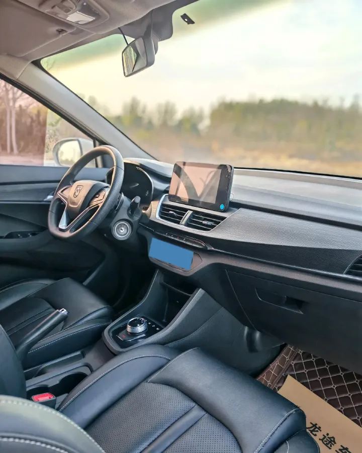 2018 BaoJun 360 1.5L 112HP L4 6MT,autocango,china used car exporter,china ev exporter,chinese used car exporter,chinese used ev exporter