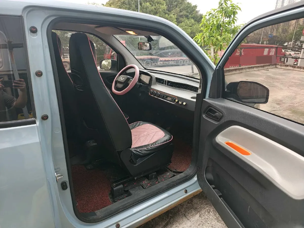 2021 WuLing HongGuang MINI EV BEV 13.9KWH,autocango,china used car exporter,china ev exporter,chinese used car exporter,chinese used ev exporter