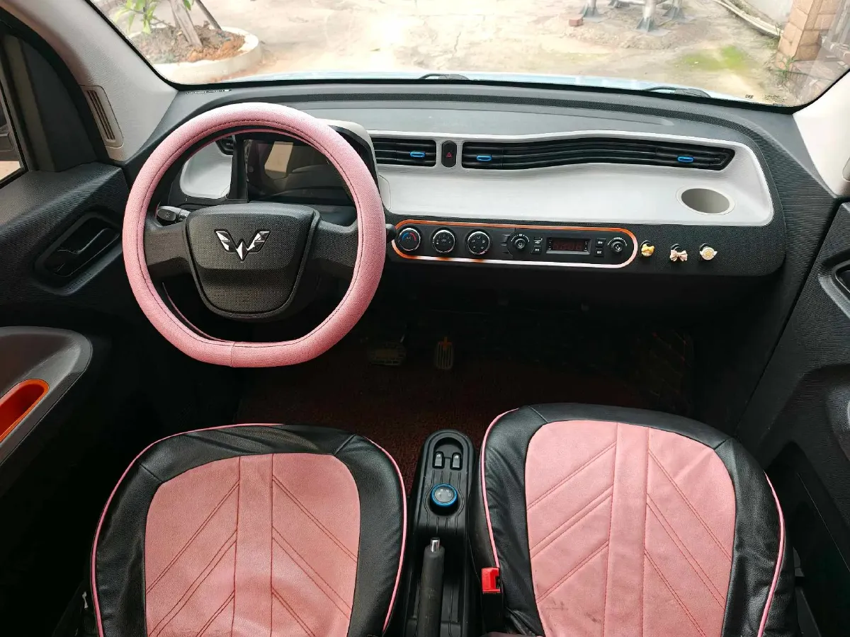 2021 WuLing HongGuang MINI EV BEV 13.9KWH,autocango,china used car exporter,china ev exporter,chinese used car exporter,chinese used ev exporter