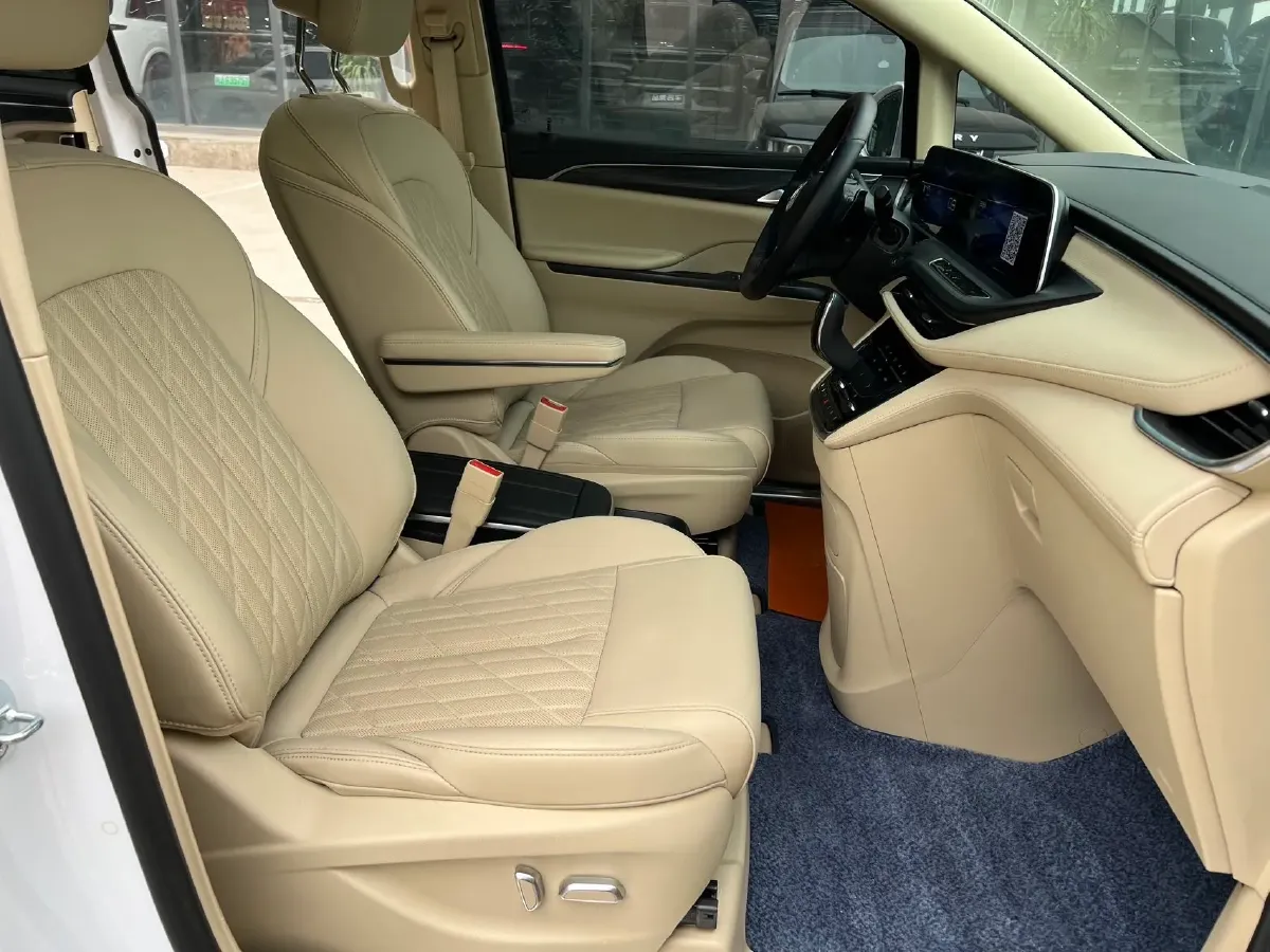 2023 Buick GL8 2.0T 237HP L4 9AT,autocango,china used car exporter,china ev exporter,chinese used car exporter,chinese used ev exporter