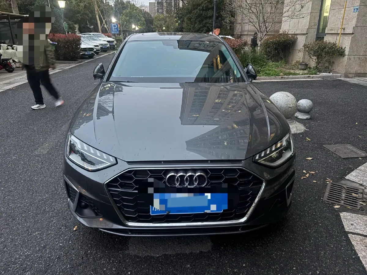 2020 Audi A4L 2.0T 150HP L4 7DCT,autocango,china used car exporter,china ev exporter,chinese used car exporter,chinese used ev exporter