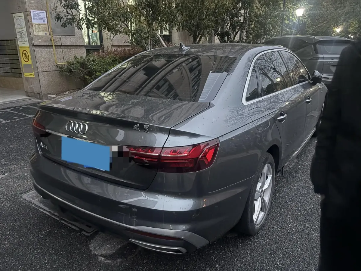 2020 Audi A4L 2.0T 150HP L4 7DCT,autocango,china used car exporter,china ev exporter,chinese used car exporter,chinese used ev exporter