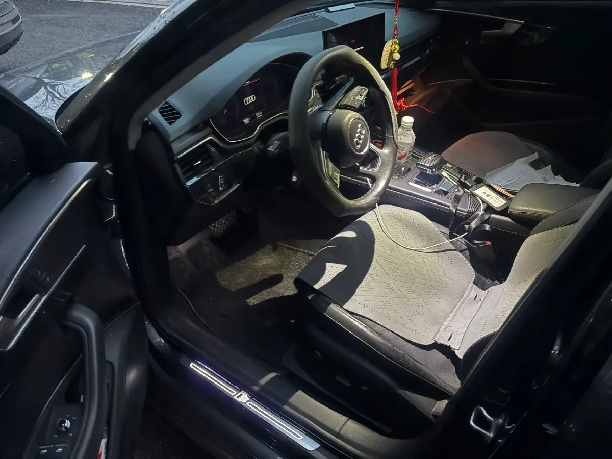 2020 Audi A4L 2.0T 150HP L4 7DCT,autocango,china used car exporter,china ev exporter,chinese used car exporter,chinese used ev exporter