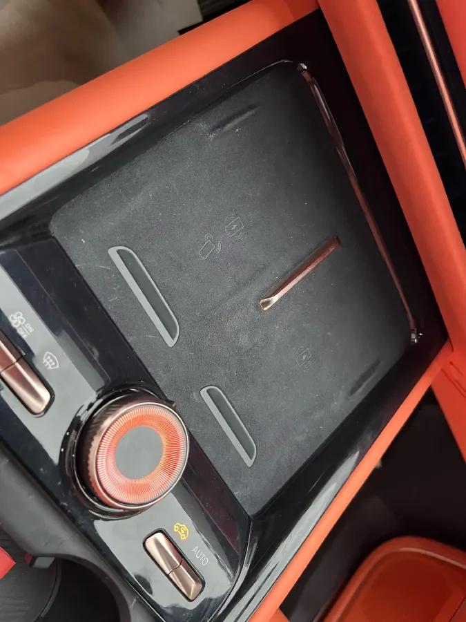 2025 LYNK&CO 900 1.5T 190HP L4 3DHT PHEV,autocango,china used car exporter,china ev exporter,chinese used car exporter,chinese used ev exporter