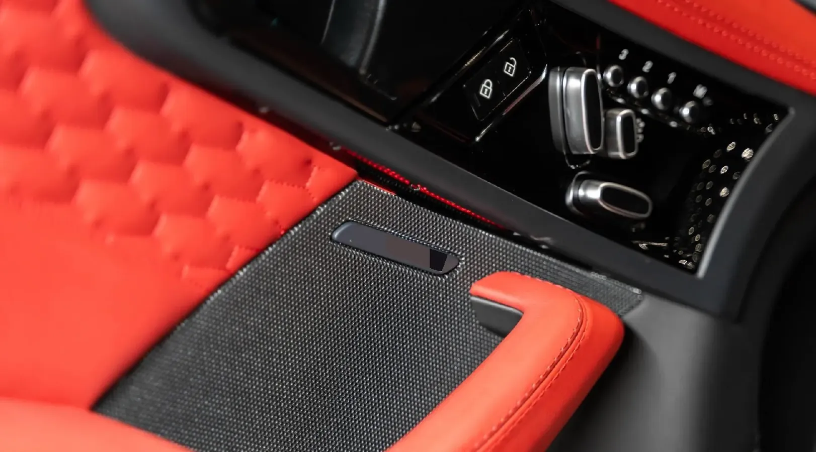 2024 Jaguar F-TYPE 2.0T 300HP L4 8AT,autocango,china used car exporter,china ev exporter,chinese used car exporter,chinese used ev exporter