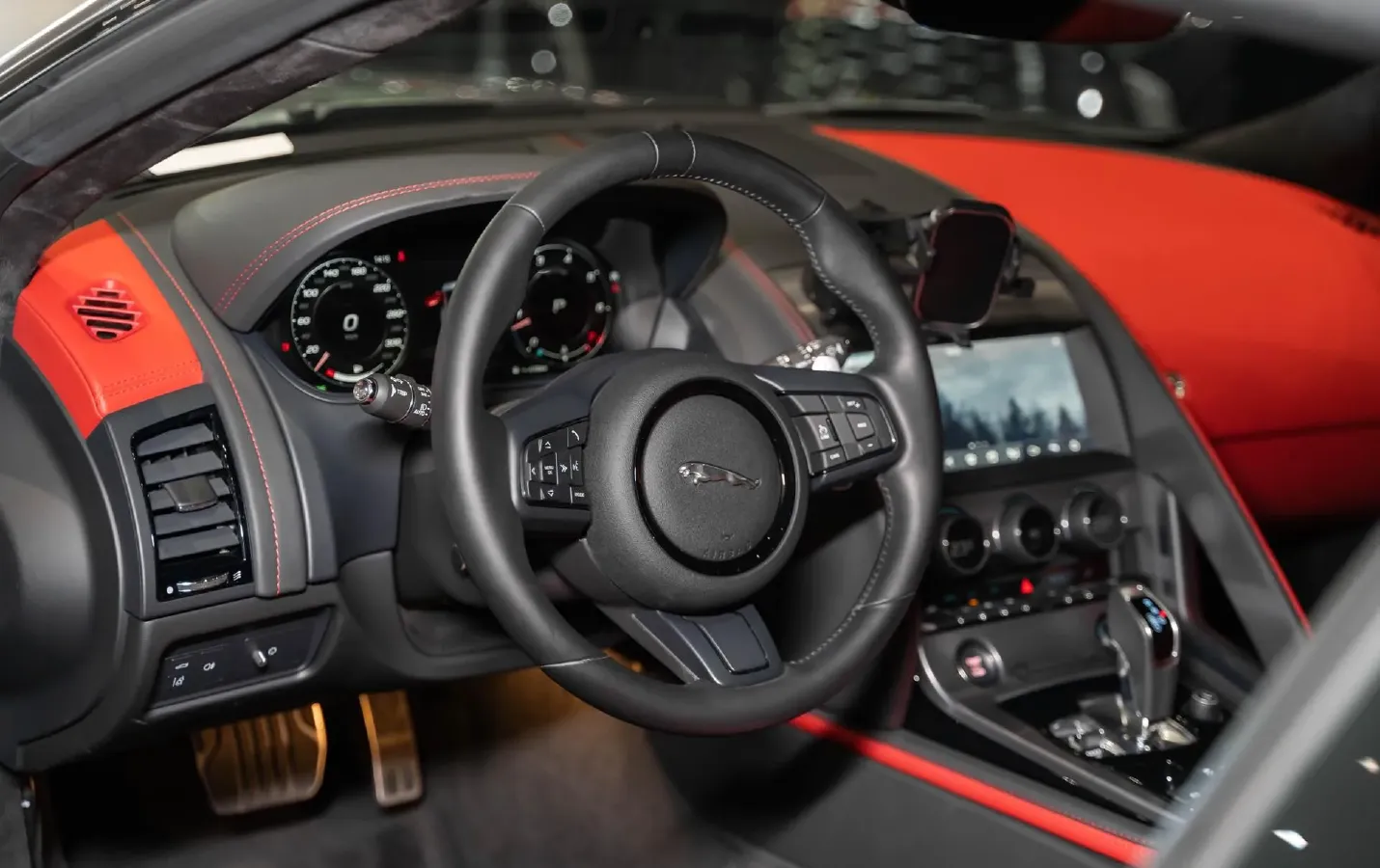 2024 Jaguar F-TYPE 2.0T 300HP L4 8AT,autocango,china used car exporter,china ev exporter,chinese used car exporter,chinese used ev exporter