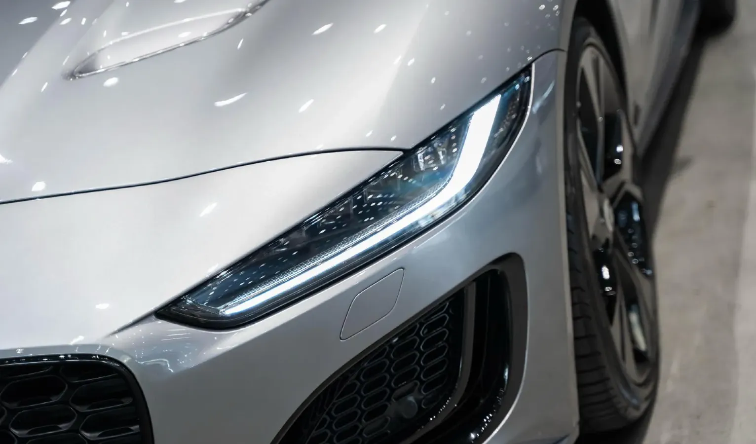 2024 Jaguar F-TYPE 2.0T 300HP L4 8AT,autocango,china used car exporter,china ev exporter,chinese used car exporter,chinese used ev exporter